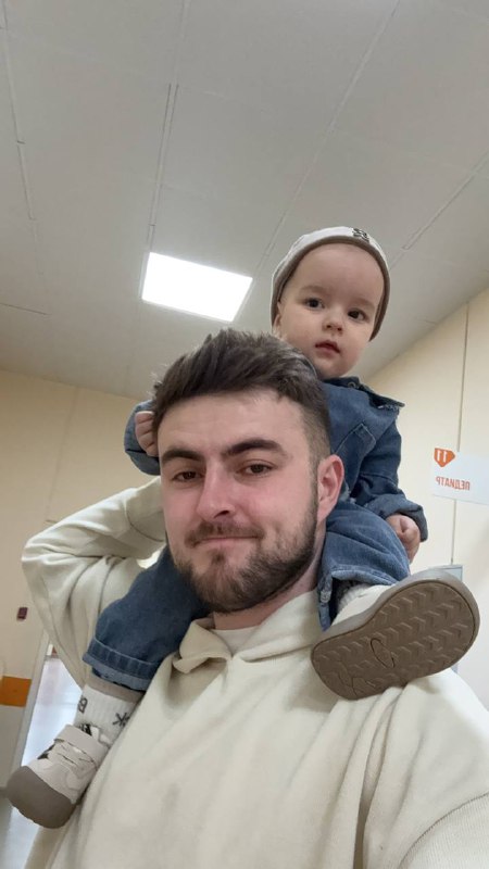 Сдавали кровь из пальчика, мочу, делали кардиограмму, ост...